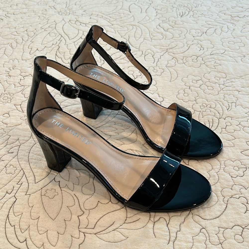 The Limited Quinta3 Black Heels